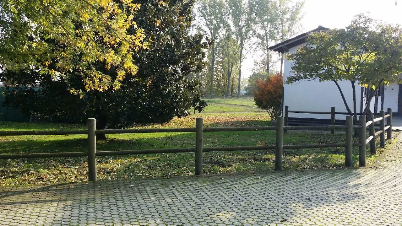Scuderia 100 Pertiche Villa Villanterio Italy