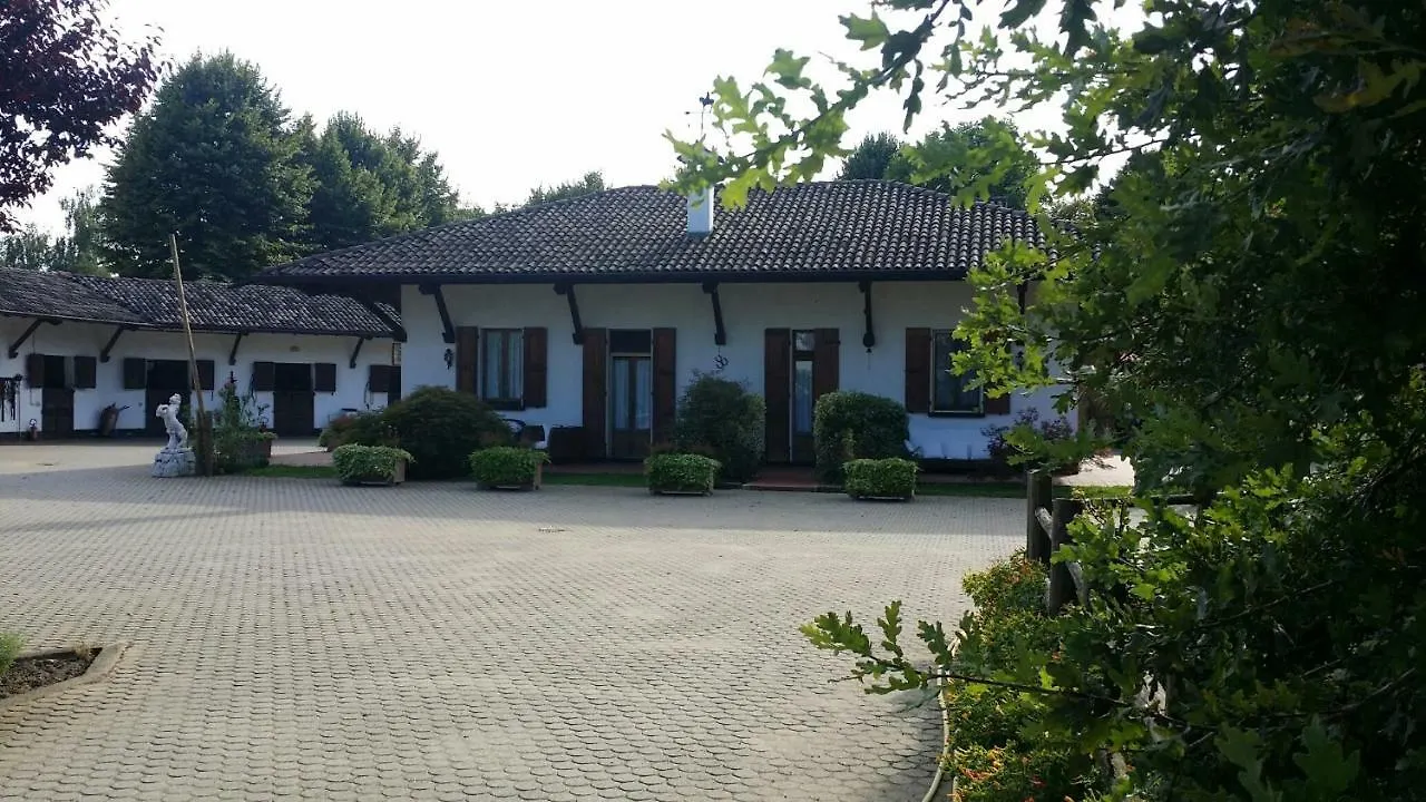 Scuderia 100 Pertiche Villa Villanterio 0*,
